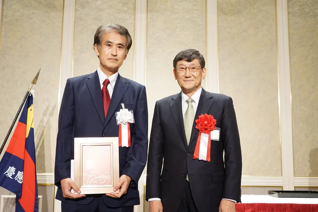 2023年6月受賞記念写真（大島先生）