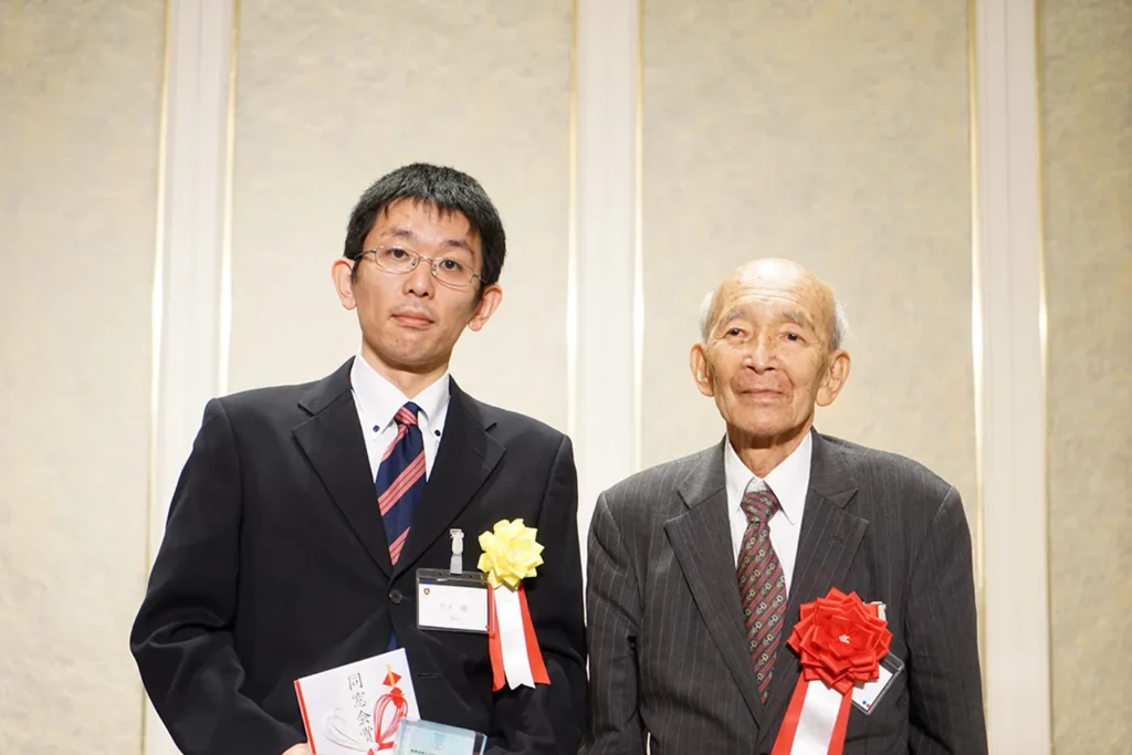 2023年松木賞受賞記念写真（竹下先生）